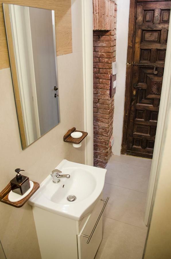 Medieval Central Apartment Болонья Экстерьер фото